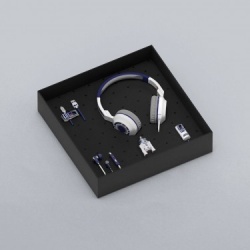 R2-D2 Gift Set - Headphones, Earphones, 16GB USB Flash Drive, Cable & Car Charger