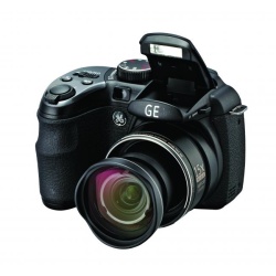 GE X500 16.0 megapixel digital camera 15X Optical zoom bundle (incl. 4GB SDHC card and bag)