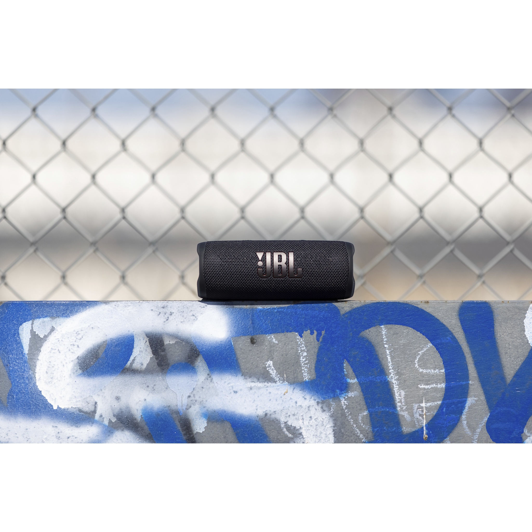 JBL Flip 6 Wireless Bluetooth Speaker - Blue
